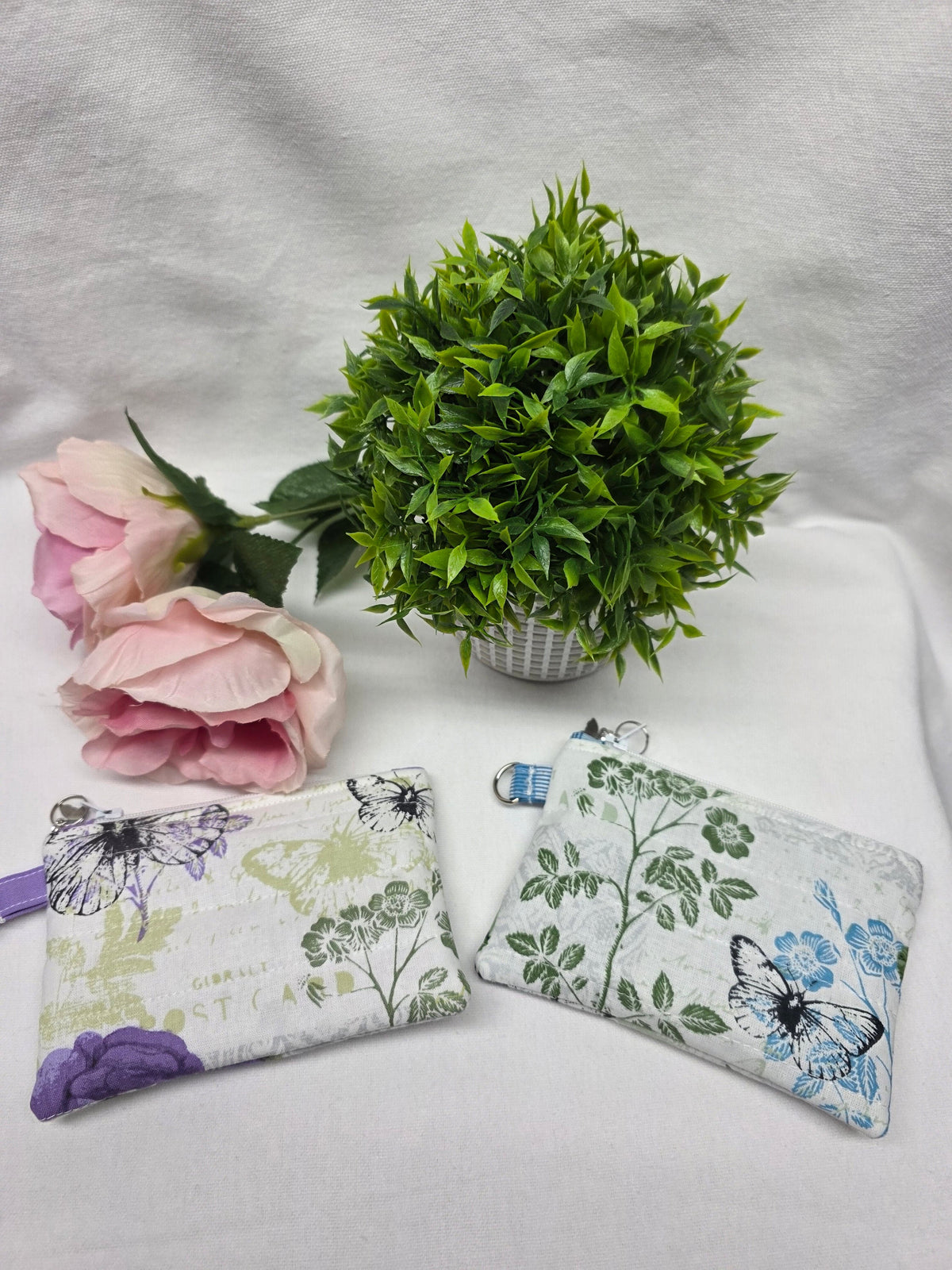 SMALL ZIPPER POUCHES