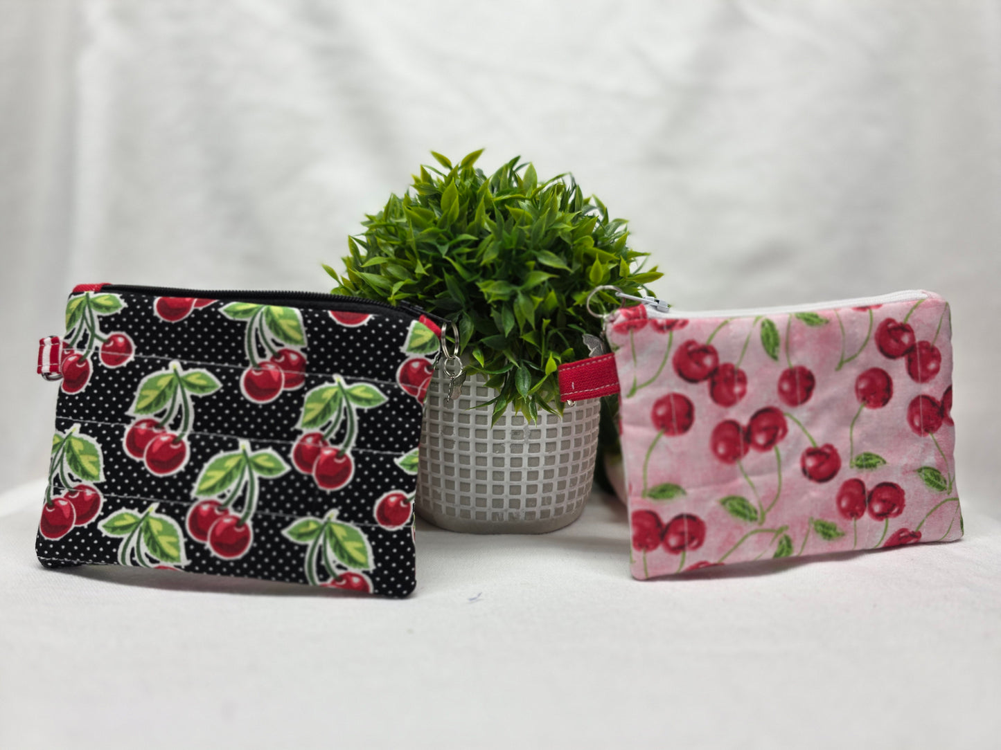 SMALL ZIPPER POUCH