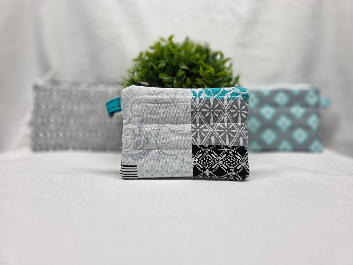SMALL ZIPPER POUCH