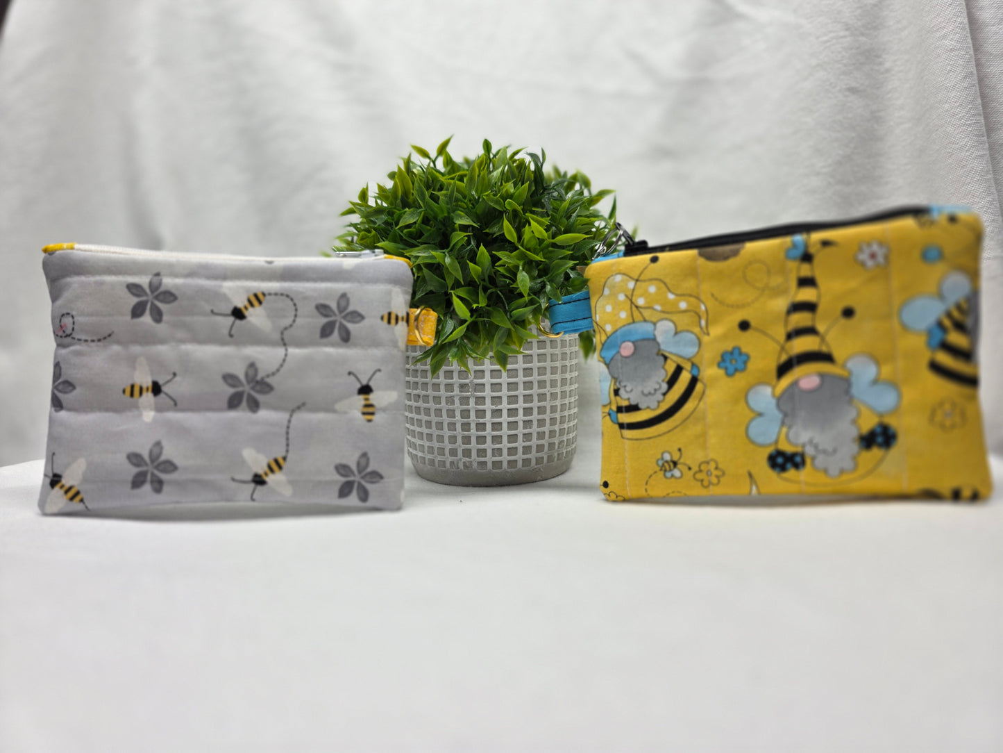 SMALL ZIPPER POUCH