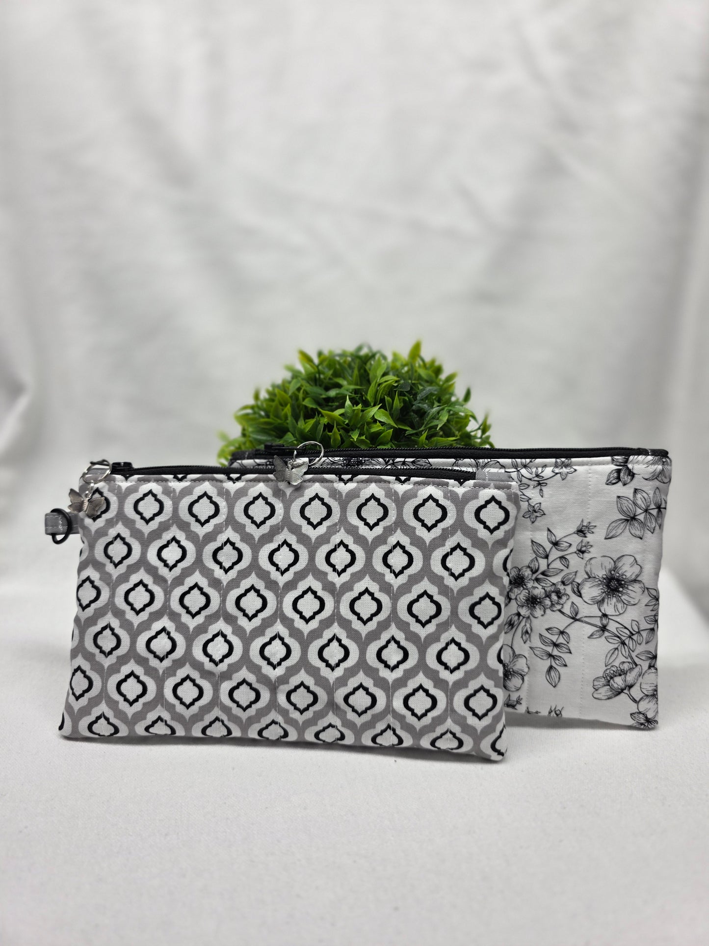Medium Pouches